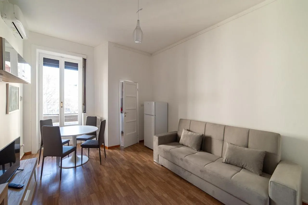 Apartment Hbhall Residenze Darsena Milan