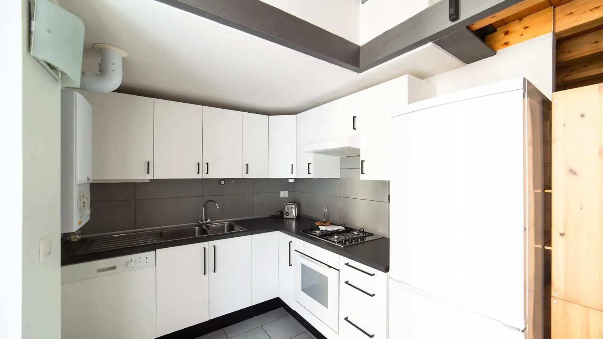Hbhall Residenze Darsena Milan Apartment