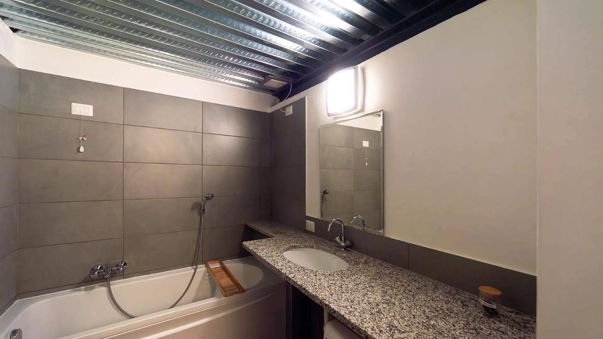 Hbhall Residenze Darsena Milan Apartment