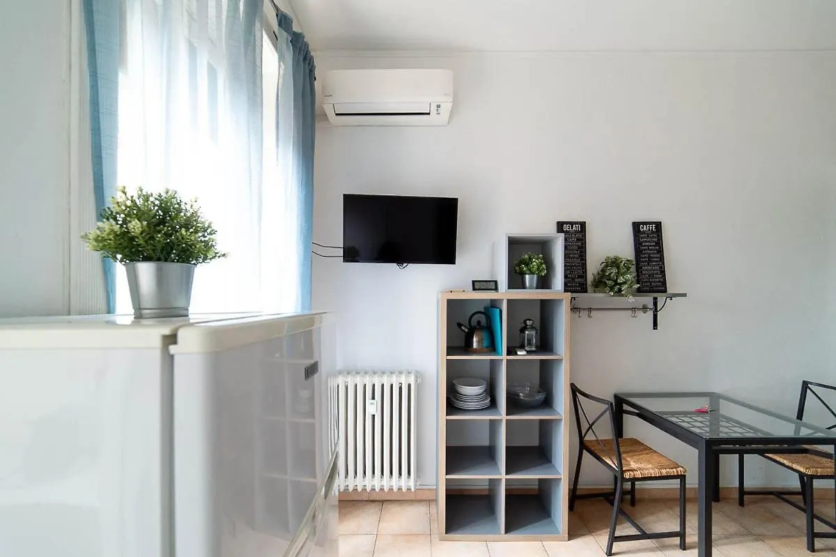 Hbhall Residenze Darsena Milan 0*,