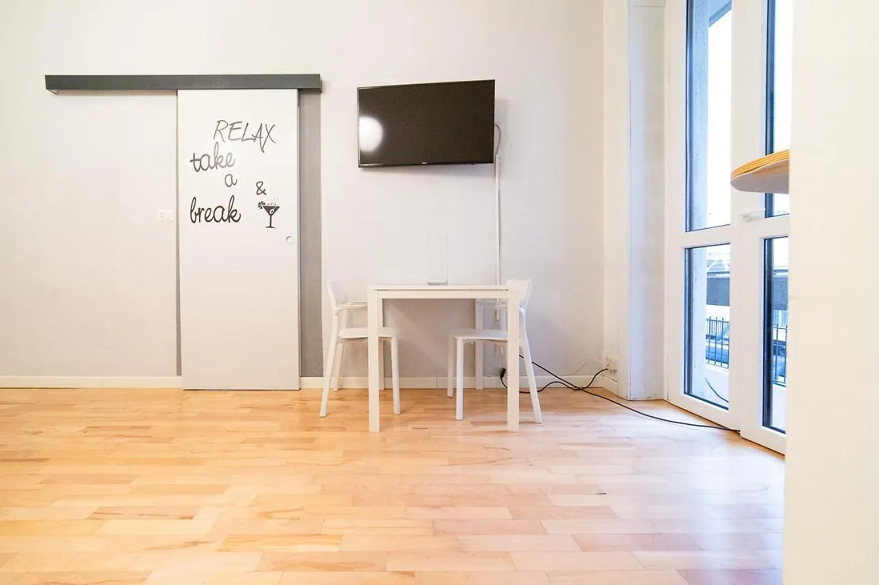 Hbhall Residenze Darsena Milan 0*,