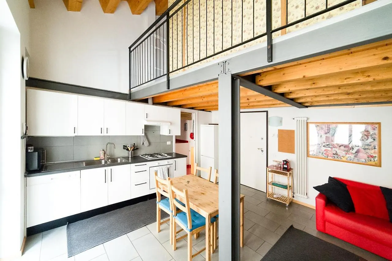Apartament Hbhall Residenze Darsena Mediolan