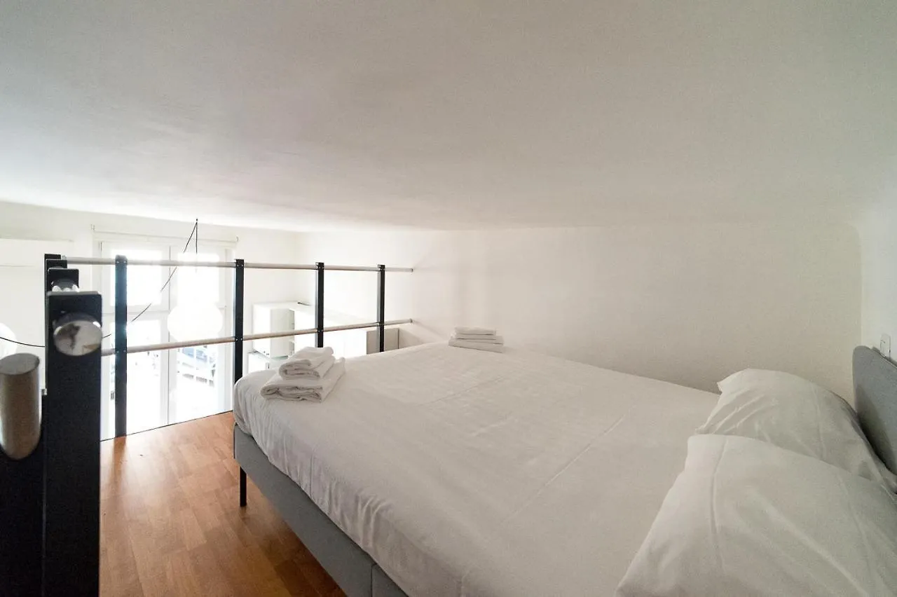 Hbhall Residenze Darsena Mediolan Włochy